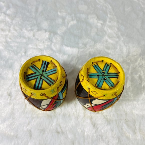 Vintage Native American Indian Design Tom Tom Drum Salt and Pepper Shakers HTF - Picture 4 of 7